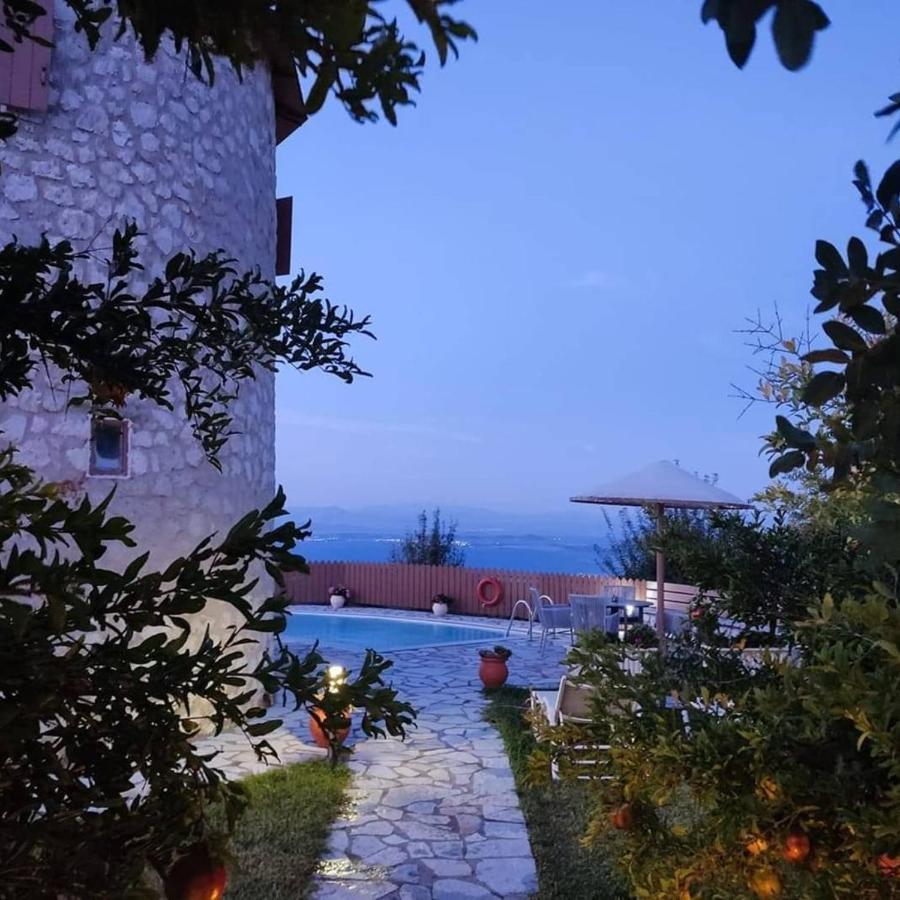 Anemomilos Villa *